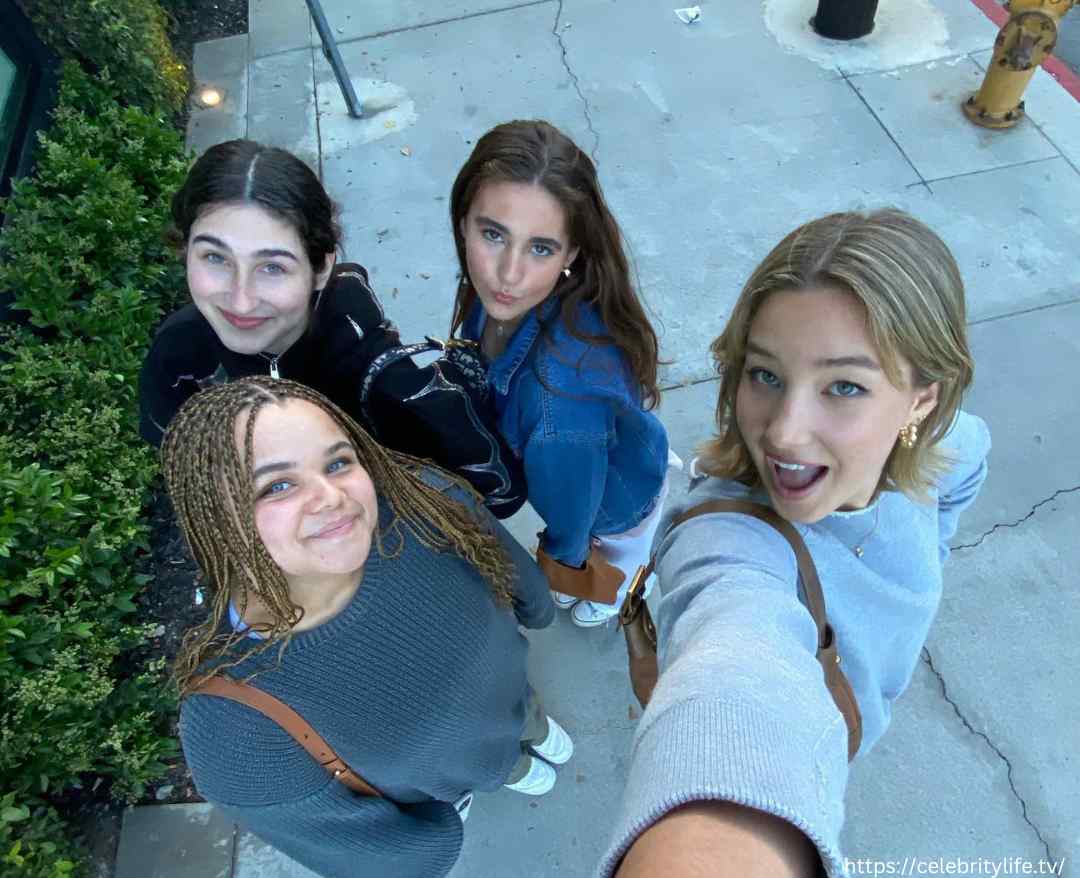 Piper Gooding Hanging with friends